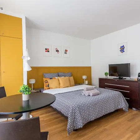 Apartament Studio 101 Cozy Studio With Terrace Eiffel Tower